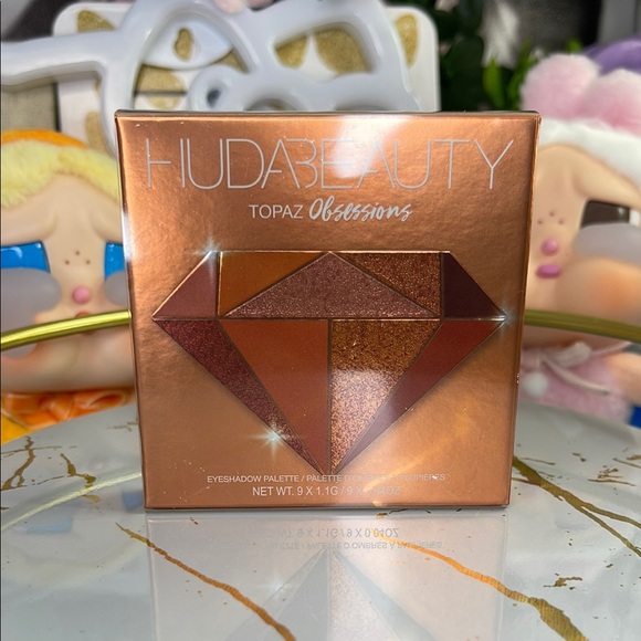 HUDA BEAUTY Other - Huda Beauty Topaz Obsessions Eyeshadow Palette